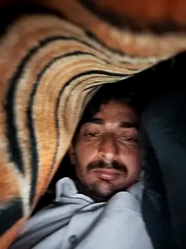 Snapshot of TwinklyBasket897 chatting on 15, 12, 2025 TwinklyBasket897 online show from 15, 12, 2025