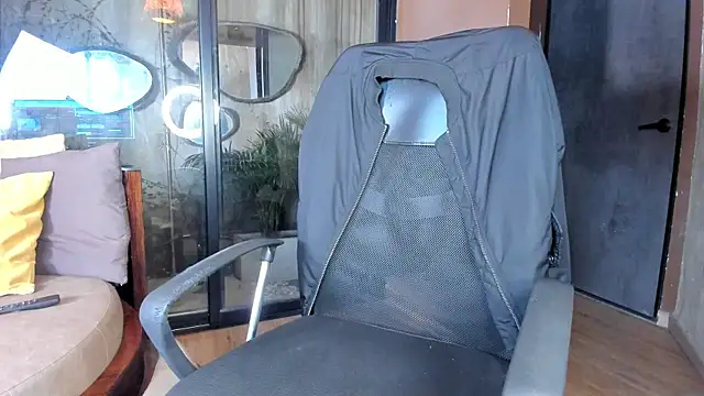 Snapshot of isaac_grimm chatting on 18, 1, 2026 isaac grimm online show from 18, 1, 2026