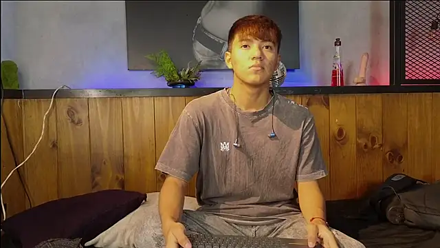 Snapshot of isaac_grimm chatting on 15, 3, 2026 isaac grimm online show from 15, 3, 2026