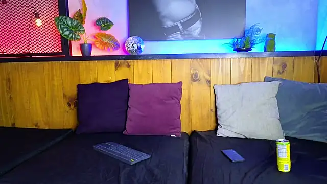 Snapshot of isaac_grimm chatting on 21, 3, 2026 isaac grimm online show from 21, 3, 2026