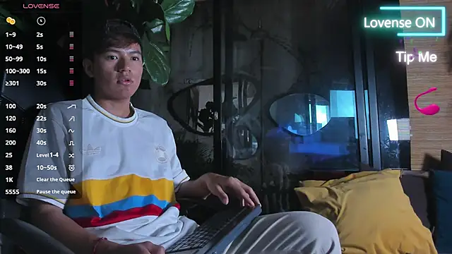 Snapshot of isaac_grimm chatting on 28, 3, 2026 isaac grimm online show from 28, 3, 2026