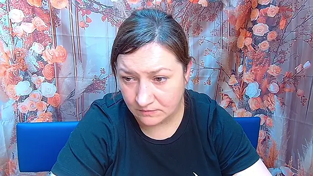 Snapshot of NadinForest chatting on 1, 12, 2025 NadinForest online show from 1, 12, 2025