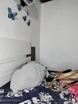 Emely kis  online show from 4, 12, 2025