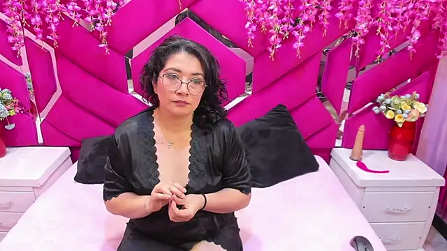 Alexa Sanz online show from 5, 12, 2025