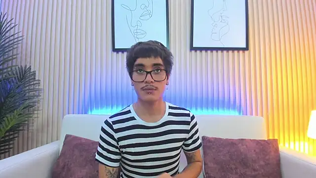 Snapshot of Antonio_rowan chatting on 1, 12, 2025 Antonio rowan online show from 1, 12, 2025