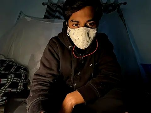 Snapshot of hunterboy2001 chatting on 5, 12, 2025 hunterboy2001 online show from 5, 12, 2025