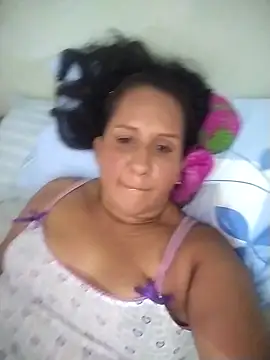 NenaCarters online show from 4, 12, 2025