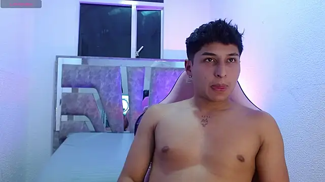 Snapshot of Nickyyho chatting on 1, 12, 2025 Nickyyho online show from 1, 12, 2025