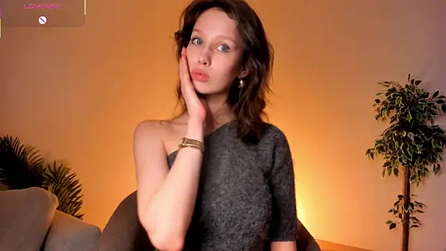 Snapshot of LachelleFrommer chatting on 3, 3, 2026 LachelleFrommer online show from 3, 3, 2026