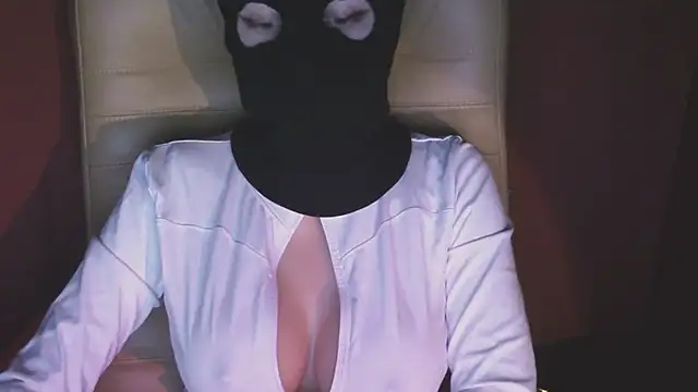 whatawoman online show from 1, 12, 2025