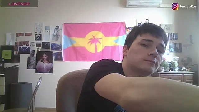 Snapshot of leo_cutie chatting on 19, 3, 2026 leo cutie online show from 19, 3, 2026