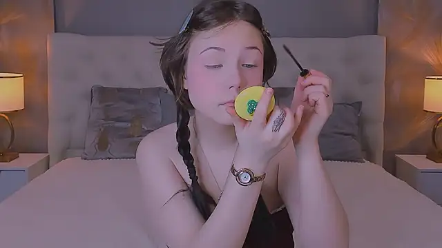 YONA WINK online show from 15, 3, 2026