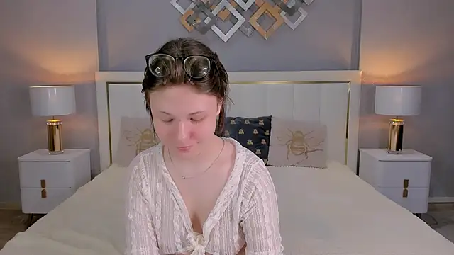 YONA WINK online show from 27, 3, 2026