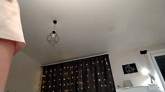 LunaPeony online show from 16, 4, 2026