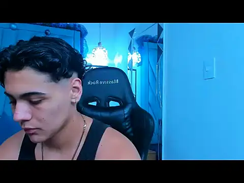 Snapshot of chris_de_la_fonde chatting on 4, 12, 2025 chris de la fonde online show from 4, 12, 2025