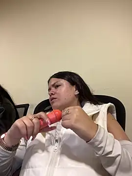 Camila Duarte2 online show from 4, 3, 2026