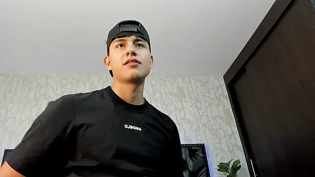 Snapshot of Lander_Cruz chatting on 10, 7, 2026 Lander Cruz online show from 10, 7, 2026