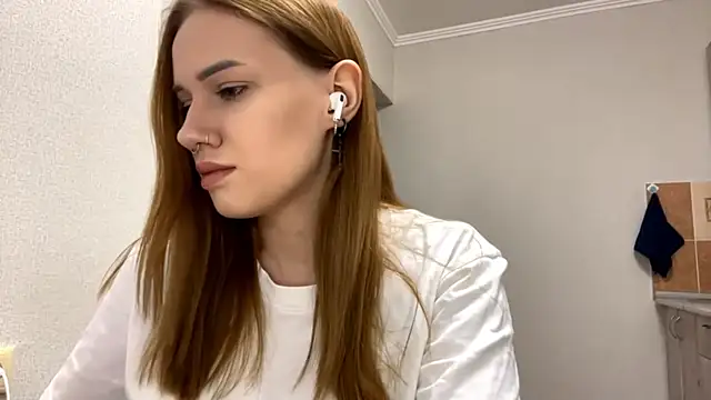 Snapshot of BerrySonya chatting on 2, 12, 2025 BerrySonya online show from 2, 12, 2025