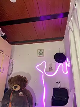 Cynthia es online show from 20, 4, 2026