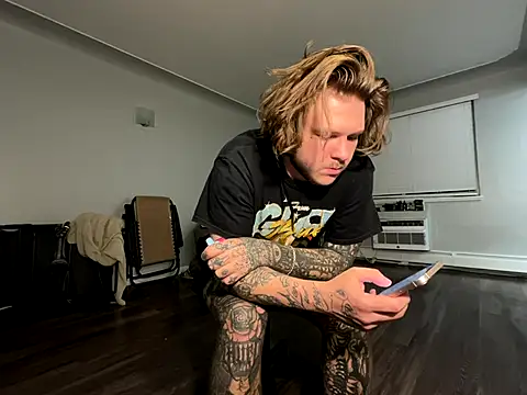 Snapshot of Tatertats chatting on 2, 12, 2025 Tatertats online show from 2, 12, 2025