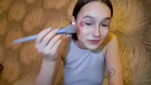 Snapshot of Harlybaby_2007 chatting on 4, 12, 2025 Harlybaby 2007 online show from 4, 12, 2025