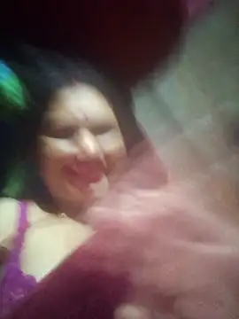 Your-shreya143 online show from 4, 4, 2026