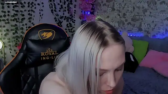 Snapshot of Gina_Gina_love chatting on 11, 6, 2026 Gina Gina love online show from 11, 6, 2026