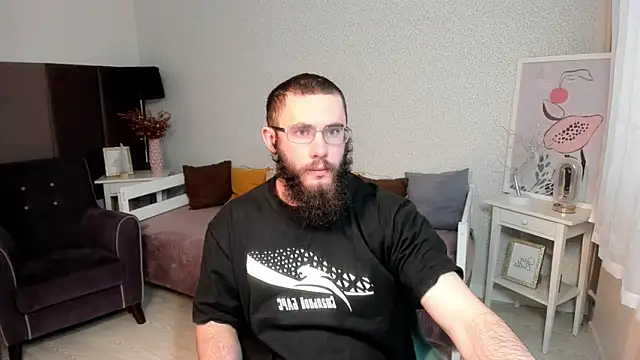 Snapshot of Ant_Power chatting on 23, 12, 2025 Ant Power online show from 23, 12, 2025