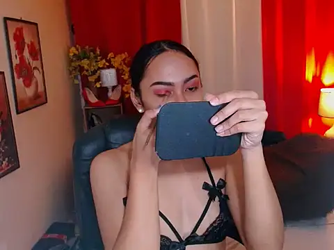 Snapshot of kylieEmparado chatting on 15, 12, 2025 kylieEmparado online show from 15, 12, 2025