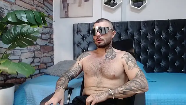 Snapshot of lucky_smith1 chatting on 4, 12, 2025 lucky smith1 online show from 4, 12, 2025