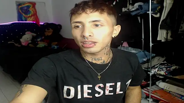 Snapshot of wallewe chatting on 4, 12, 2025 wallewe online show from 4, 12, 2025