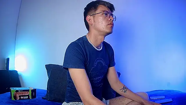 nicolatinboy online show from 16, 2, 2026