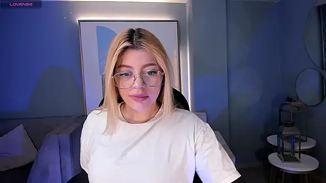 Snapshot of MadisonKane chatting on 24, 6, 2026 MadisonKane online show from 24, 6, 2026
