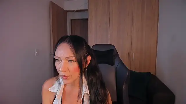 Cleoember  online show from 13, 2, 2026