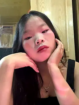 Heni-a online show from 5, 12, 2025