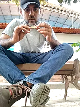 Snapshot of Mchljjk chatting on 5, 1, 2026 Mchljjk online show from 5, 1, 2026