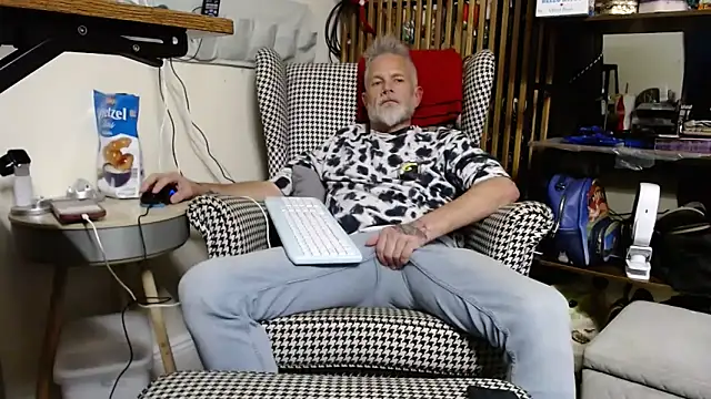 Snapshot of FeNyx_Flayme chatting on 3, 2, 2026 FeNyx Flayme online show from 3, 2, 2026