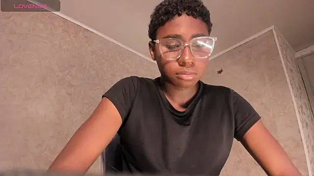 Snapshot of teylor_lovee chatting on 24, 2, 2026 teylor lovee online show from 24, 2, 2026