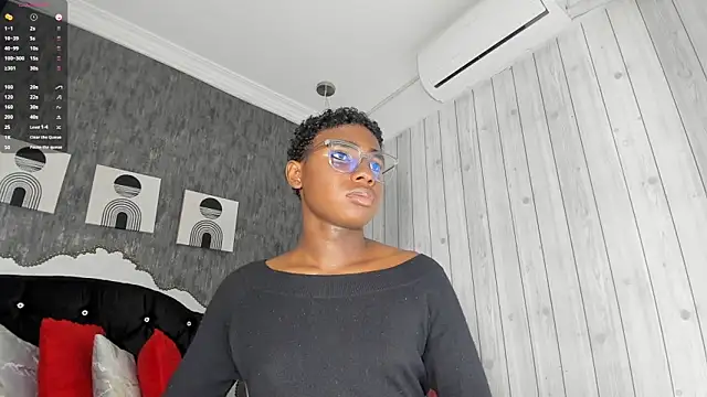 teylor lovee online show from 4, 3, 2026