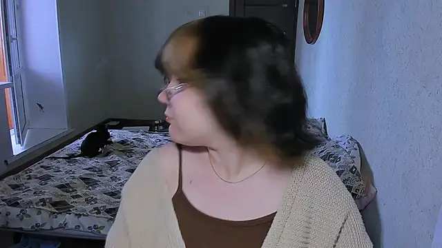 Lily-Violet online show from 8, 4, 2026