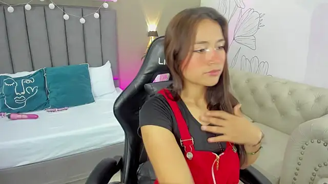 madison saenzz online show from 7, 4, 2026