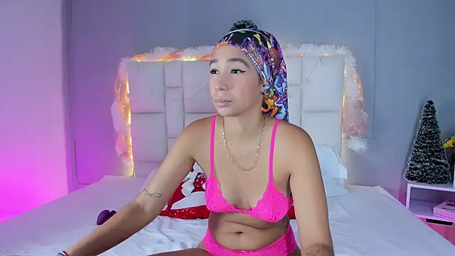 EmmaLawrence  online show from 18, 12, 2025