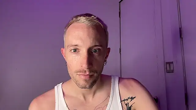 Snapshot of xanderxnyc chatting on 4, 7, 2026 xanderxnyc online show from 4, 7, 2026