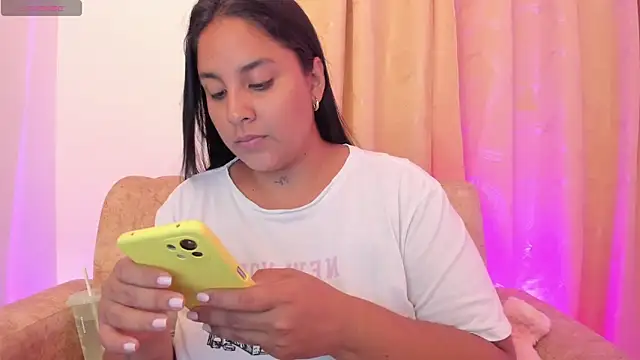 Snapshot of YenthCorona chatting on 2, 5, 2026 YenthCorona online show from 2, 5, 2026