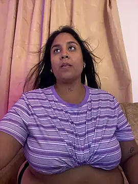 Snapshot of YenthCorona chatting on 13, 5, 2026 YenthCorona online show from 13, 5, 2026