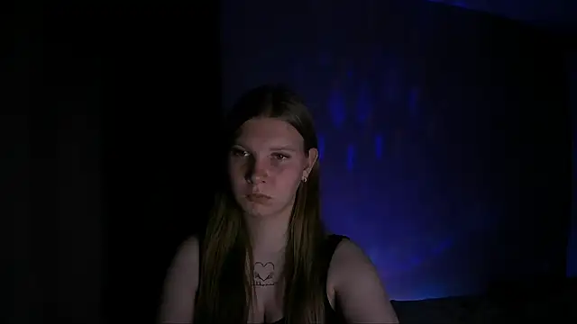 Snapshot of nelli_lux_ chatting on 4, 12, 2025 nelli lux online show from 4, 12, 2025