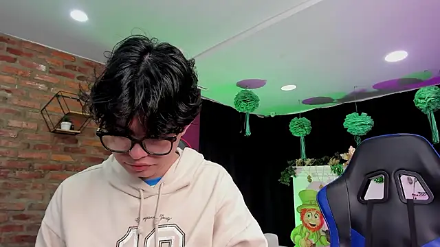 HotThreesoome online show from 20, 3, 2026