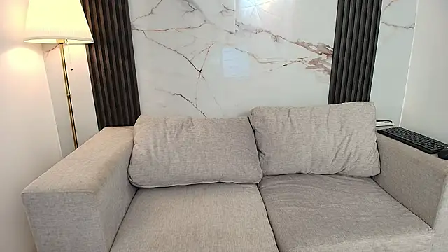 Snapshot of AprillRoss chatting on 15, 12, 2025 AprillRoss online show from 15, 12, 2025