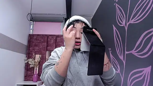 Kiara Fox   online show from 22, 3, 2026