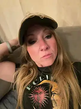 Snapshot of alluringpixie chatting on 24, 4, 2026 alluringpixie online show from 24, 4, 2026